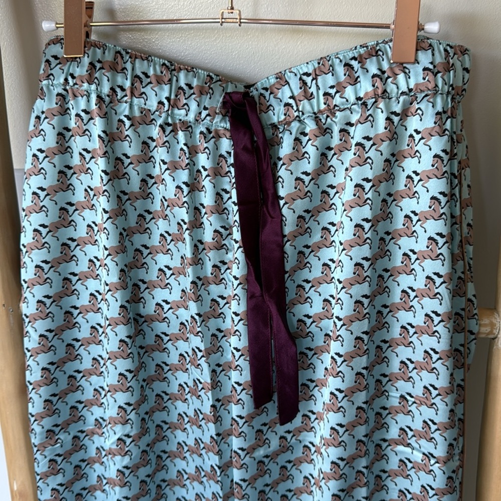 Ann Taylor Silky Horse Print Pajama Lightweight PJ Set Blue Brown Burgandy M NWT - Picture 11 of 16